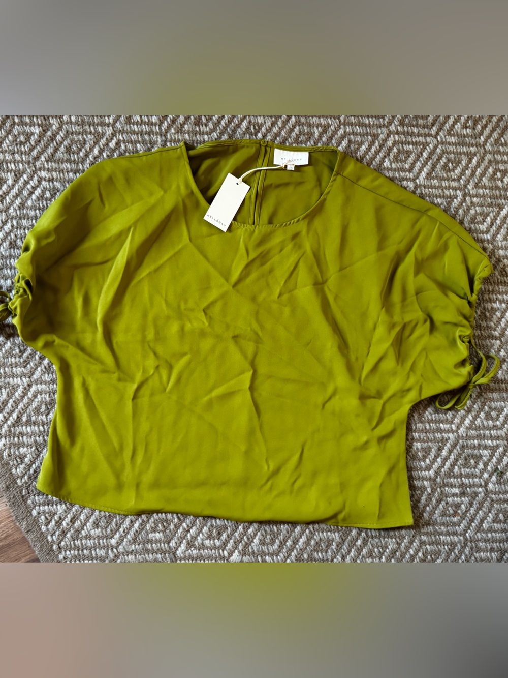 NWT MELLODAY Chartreuse Tie-Sleeve Dolman Top size large